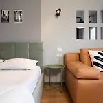 Compact Chic Design ティラナ