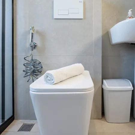 Compact Chic Design *
