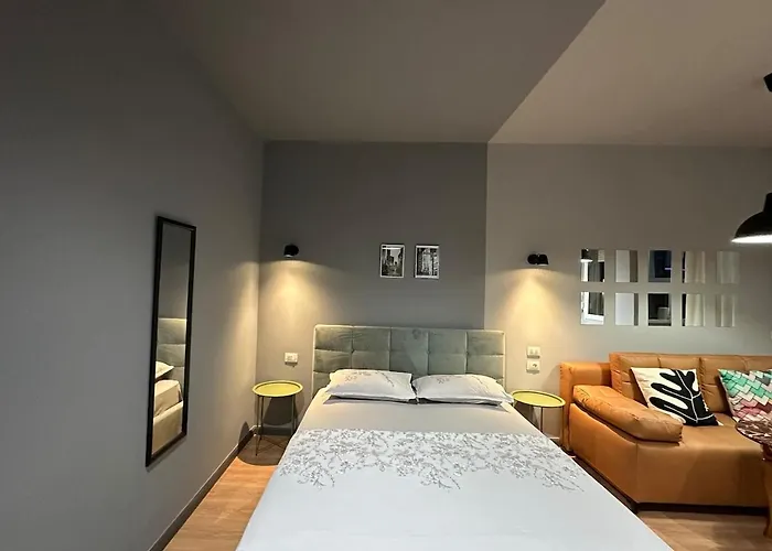 Apartment Compact Chic Design Tirana