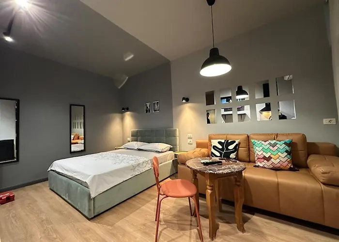 Apartment Compact Chic Design Tirana