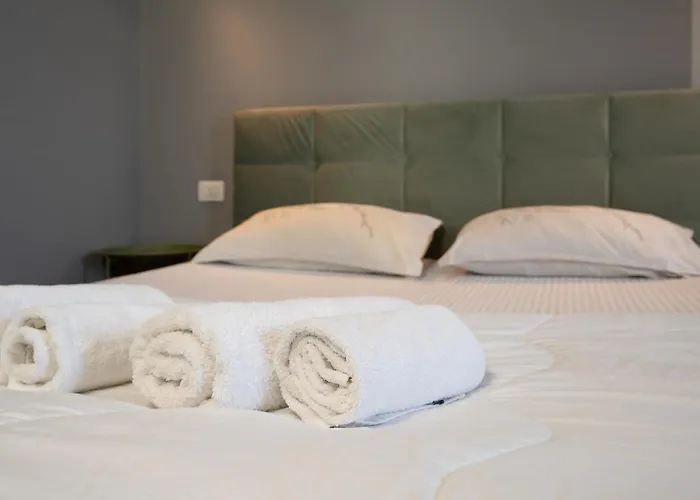 Compact Chic Design Tirana