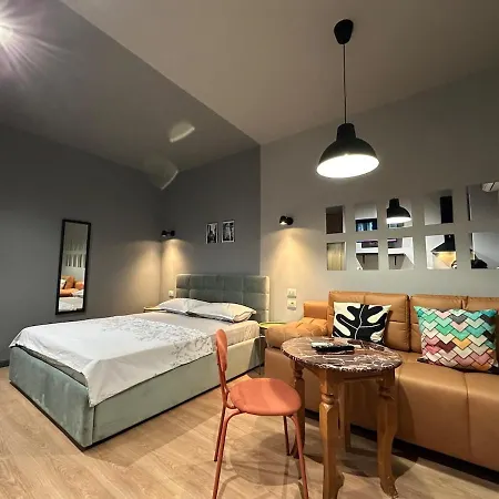 Compact Chic Design شقة