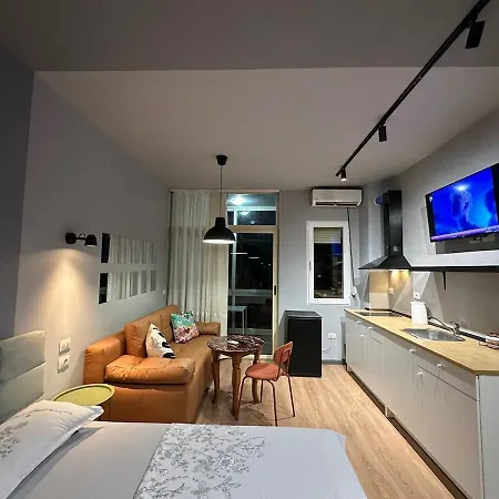 Apartment Compact Chic Design Tirana