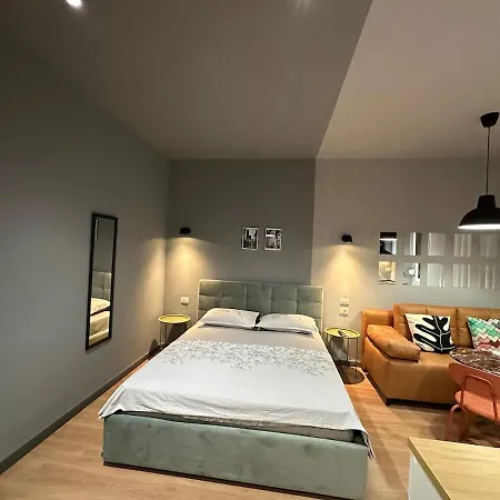 Compact Chic Design شقة