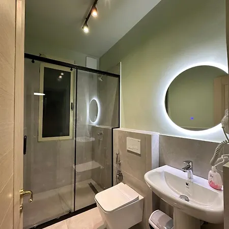 شقة Compact Chic Design *