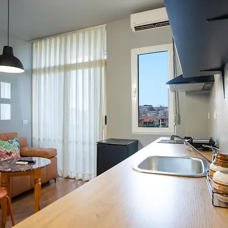Compact Chic Design *