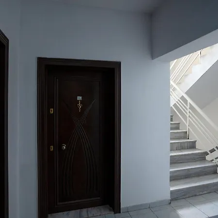 Compact Chic Design Tirana